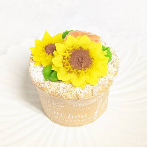 富士市ケーキ屋さんテテのシャンティひまわりのカップケーキ