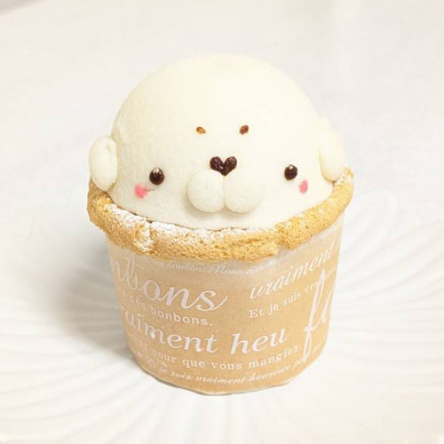 富士市ケーキ屋テテのカワイイ期間限定カップケーキのホワイトチョコアザラシ