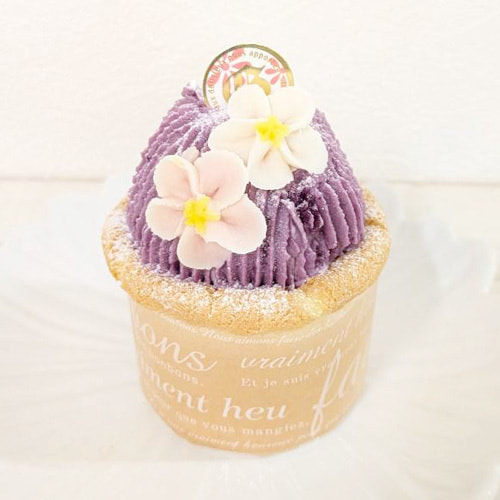 富士市かわいいケーキ屋さんテテのカップケーキ・むらさき芋クリーム