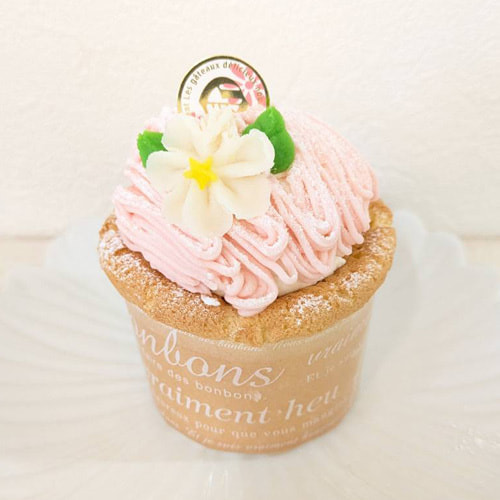 富士市かわいいケーキ屋さんテテのカップケーキ・苺みるく餅