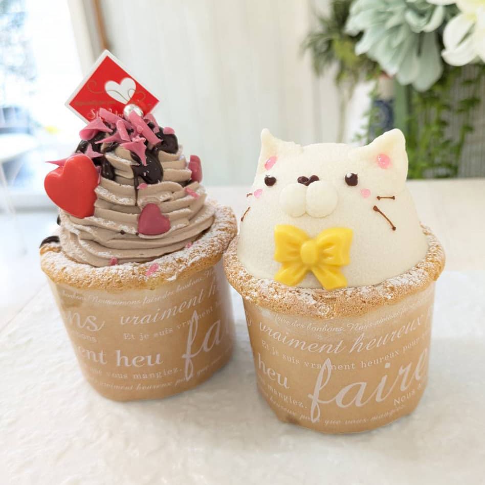 富士市かわいいケーキ屋さんテテのカップケーキ・白猫ちゃんセット