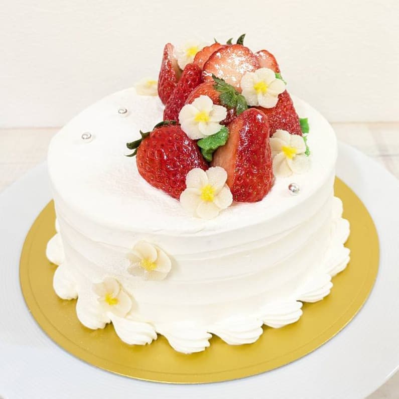 富士市かわいいケーキ屋さんテテのいちごのホールケーキ