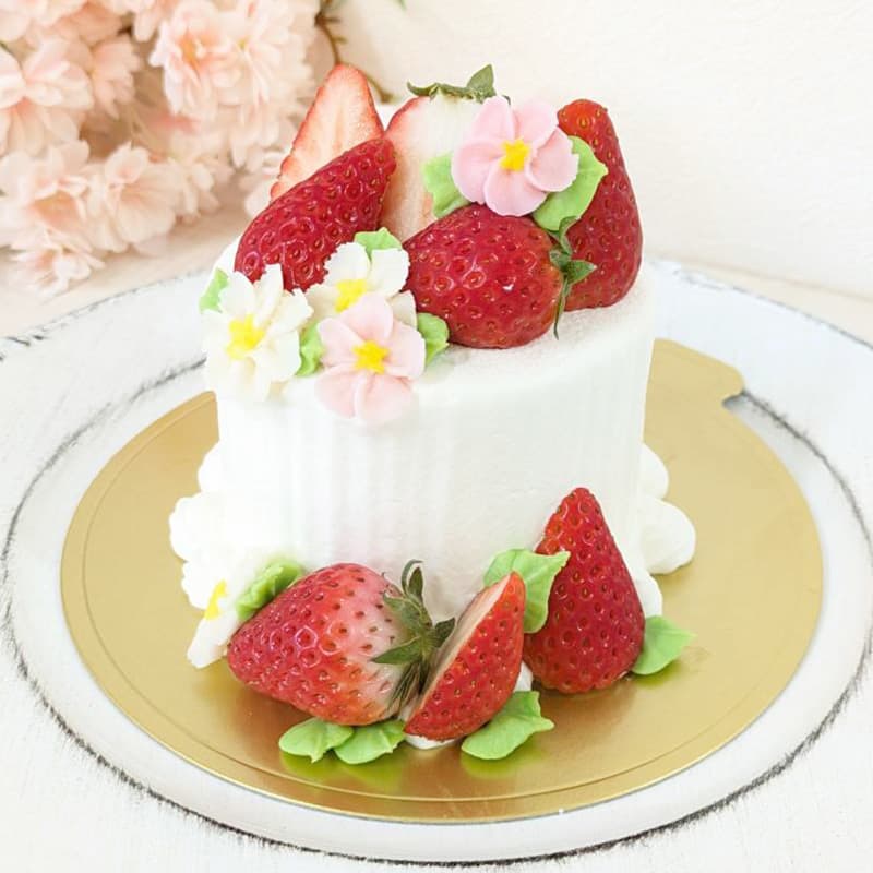 富士市かわいいケーキ屋さんテテのいちごのホールケーキ