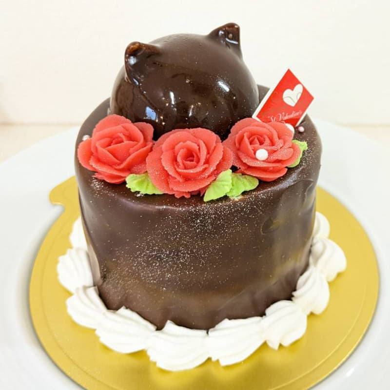 富士市かわいいケーキ屋さんテテの赤いバラとアニマルのホールケーキ